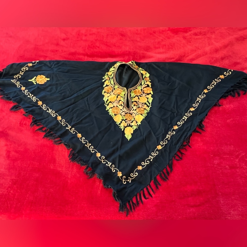 Embroidered Kashmiri Wool Poncho – Floral Design, Fringe Edges (Never worn)